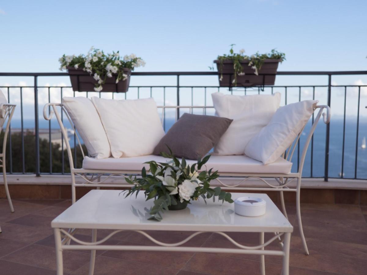 Chiostro San Francesco - Casa Di Ospitalita Religiosa Bed & Breakfast Naples Exterior photo