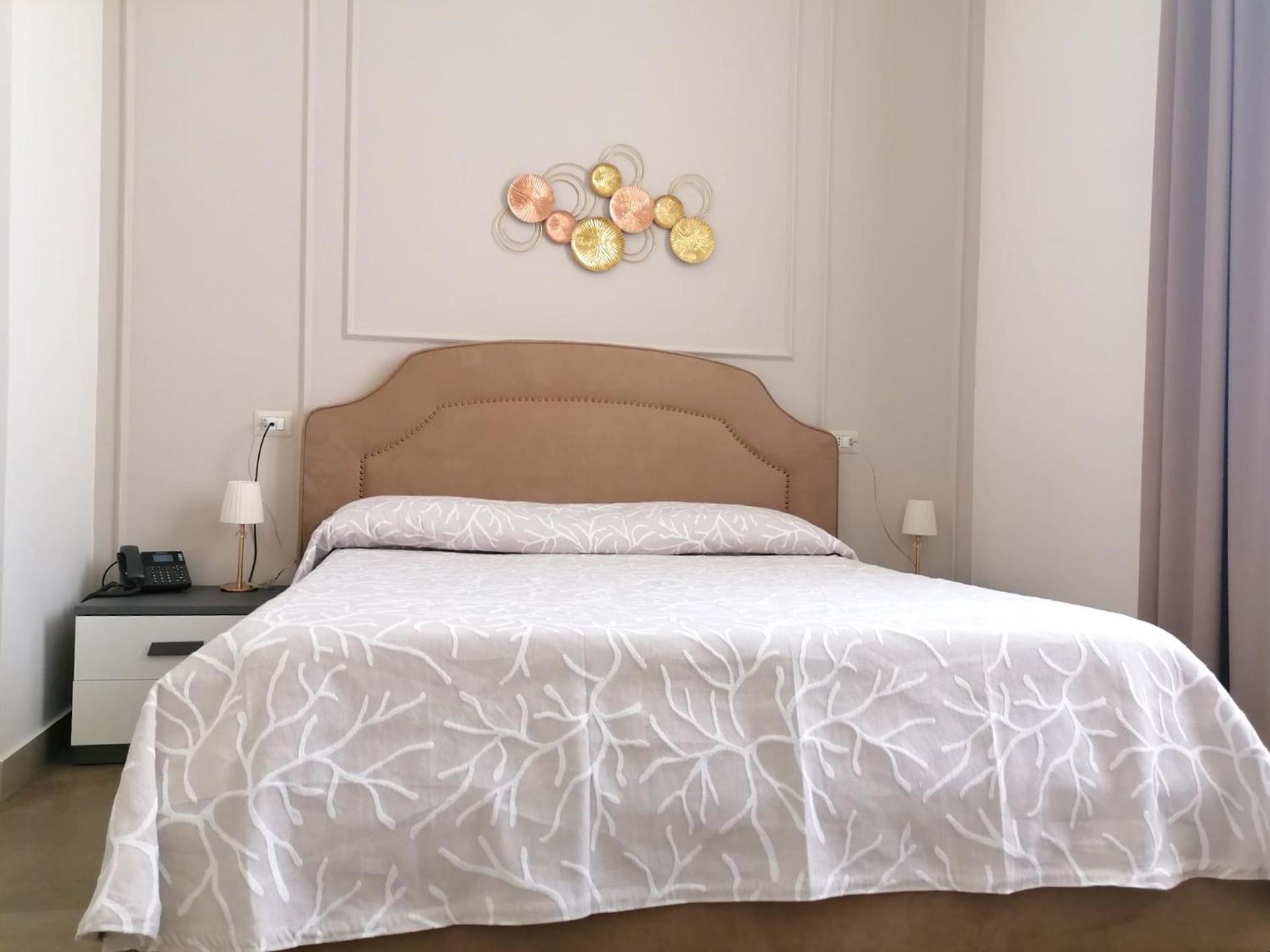 Chiostro San Francesco - Casa Di Ospitalita Religiosa Bed & Breakfast Naples Exterior photo